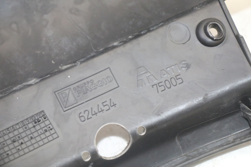 photo de ONDERSTE ACHTERKAP VERBINDING PIAGGIO MP3 RL 250 (2006 - 2010) - Overzicht