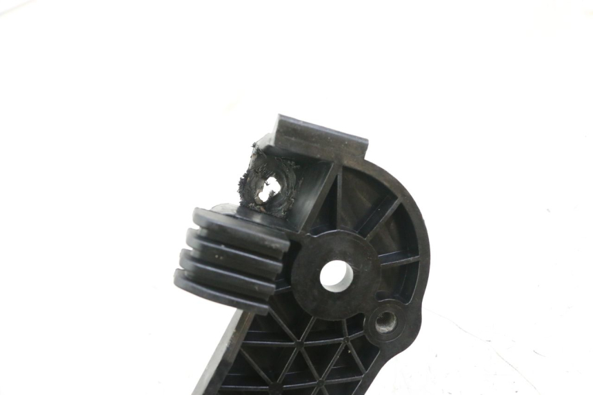 photo de ONDERSTE ACHTERKAP VERBINDING MBK OVETTO 4T 50 (2008 - 2016) - Overzicht