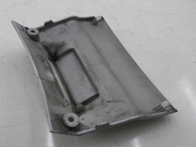 photo de ONDERSTE ACHTERKAP VERBINDING PIAGGIO X8 STREET 125 (2006 - 2007) - Detail van het onderdeel