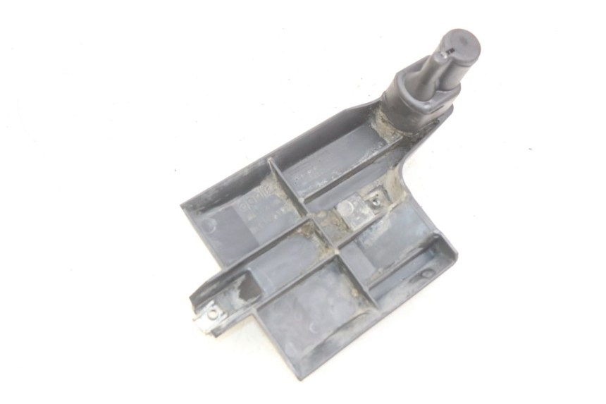 photo de ONDERSTE ACHTERKAP VERBINDING APRILIA SCARABEO 100 (2003 - 2012) - Zoom op gebruiksstaat