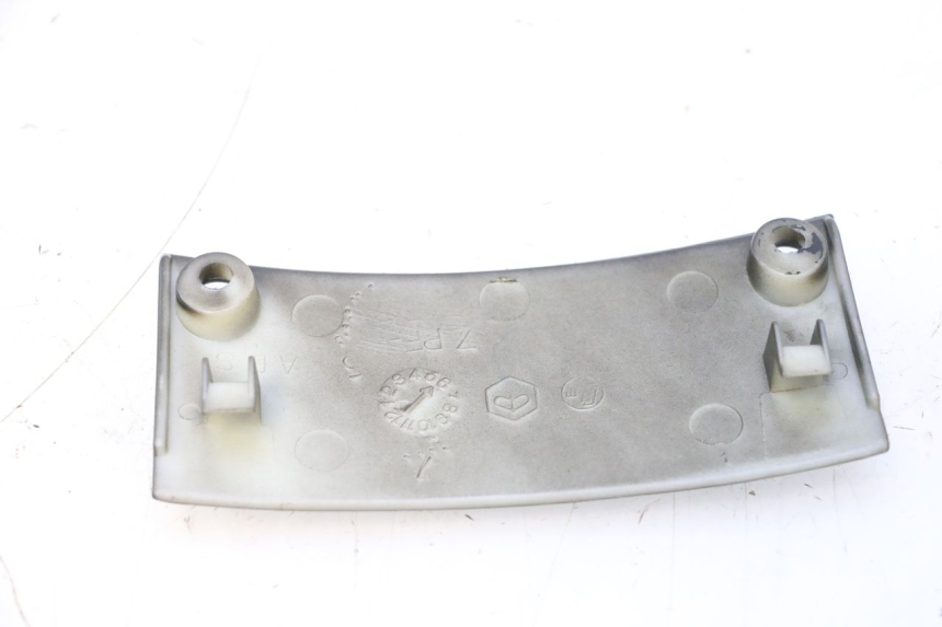 photo de ONDERSTE ACHTERKAP VERBINDING PIAGGIO TYPHOON 50 (2000 - 2009) - Detail van het onderdeel