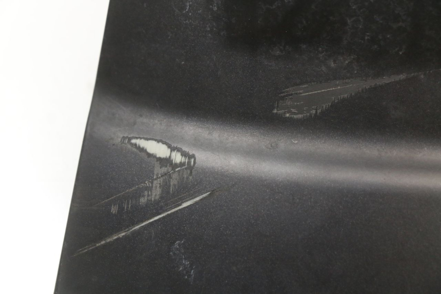 photo de Achterste onderste kuipverbinding PIAGGIO XEVO - X EVO 125 (2007 - 2017) - Detail van het onderdeel