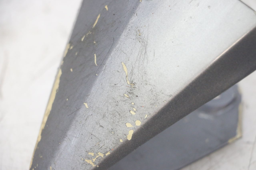 photo de ACHTERKAP VERBINDING PEUGEOT JET FORCE CARBU 50 (2003 - 2016) - Zoom op gebruiksstaat