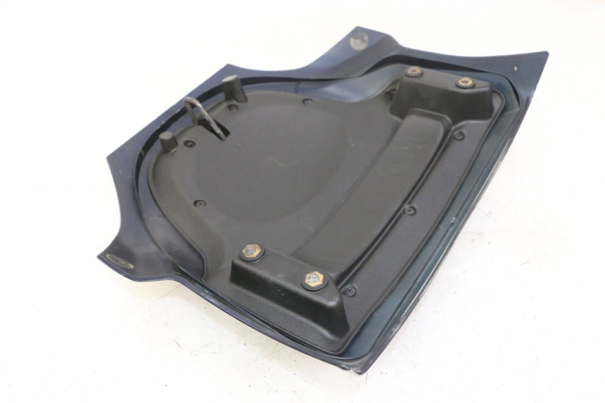 photo de ACHTERKAP VERBINDING PIAGGIO MP3 LT 300 (2010 - 2016) - Kenmerkende details