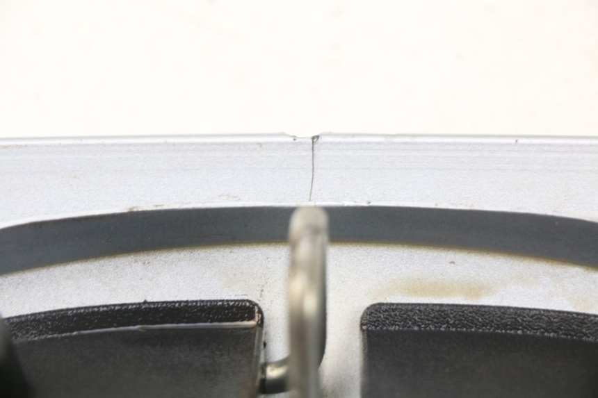 photo de ACHTERKAP VERBINDING PIAGGIO MP3 125 (2006 - 2014) - Zoom op gebruiksstaat