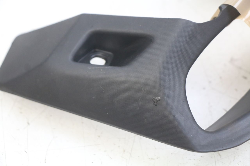 photo de ACHTERKAP VERBINDING YAMAHA MT ABS 125 (2014 - 2018) - Detail van het onderdeel