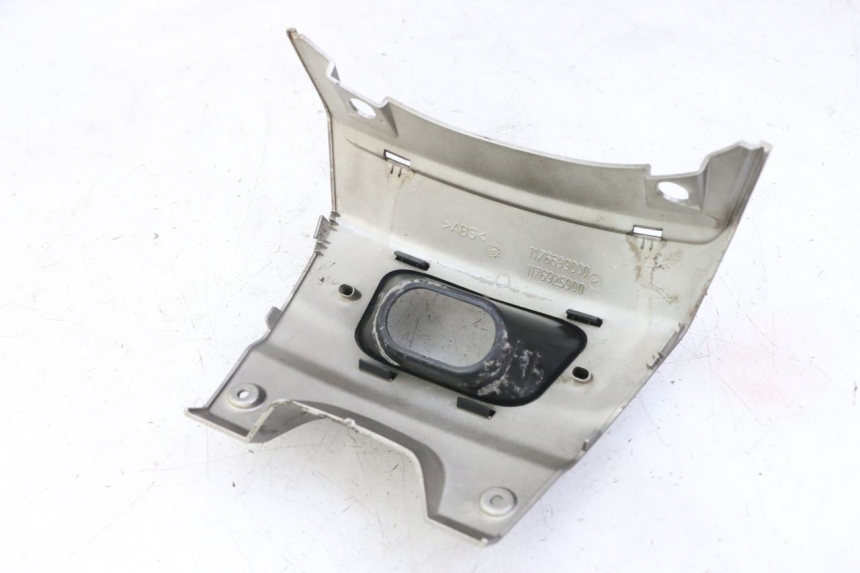 photo de ACHTERKAP VERBINDING PEUGEOT SATELIS 125 (2013 - 2018) - Zoom op gebruiksstaat