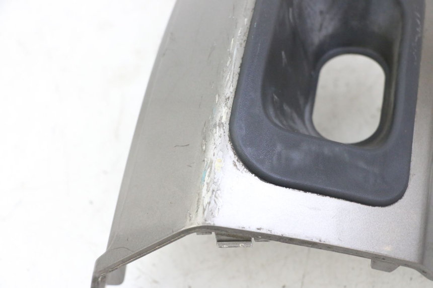 photo de ACHTERKAP VERBINDING PEUGEOT SATELIS 125 (2013 - 2018) - Bevestigingspunten