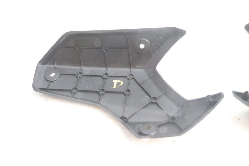 photo de ACHTERKAP VERBINDING PEUGEOT STREETZONE NAKED 2T 50 (2014 - 2018) - Kenmerkende details