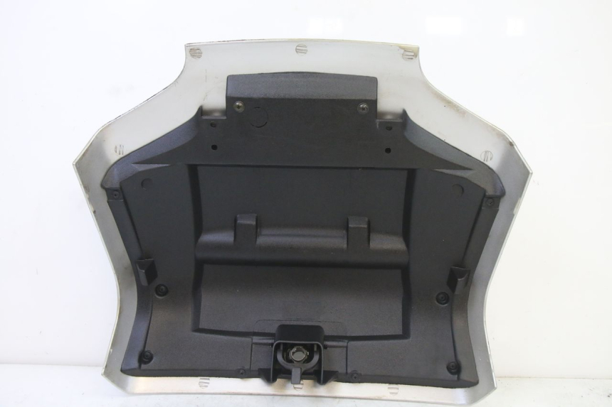 photo de ACHTERKAP VERBINDING PIAGGIO SUPER LX 125 (2000 - 2003) - Bevestigingspunten