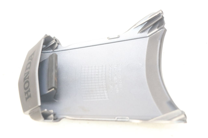 photo de BOVENSTE ACHTERKAP VERBINDING HONDA FES PANTHEON 2T 125 (1998 - 2002) - Detail van het onderdeel