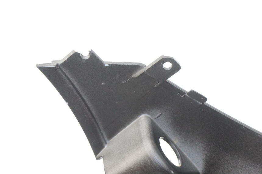 photo de BOVENSTE ACHTERKAP VERBINDING SYM FIDDLE 3 III 125 (2014 - 2020) - Detail van het onderdeel