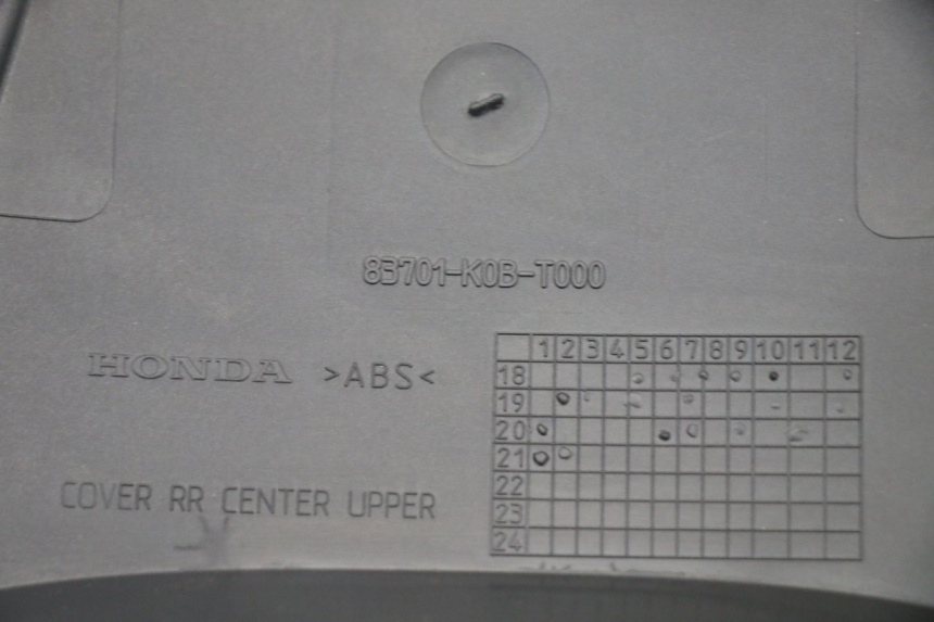 photo de BOVENSTE ACHTERKAP VERBINDING HONDA FORZA 125 (2021 - 2025) - Markeringen en referenties