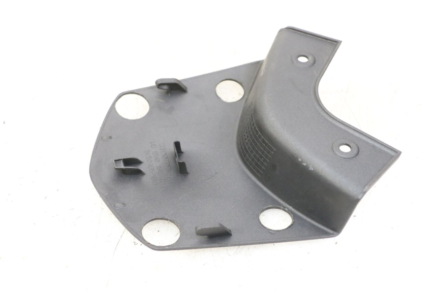 photo de BOVENSTE ACHTERKAP VERBINDING HONDA PCX (JF57/JF64) 125 (2014 - 2018) - Detail van het onderdeel