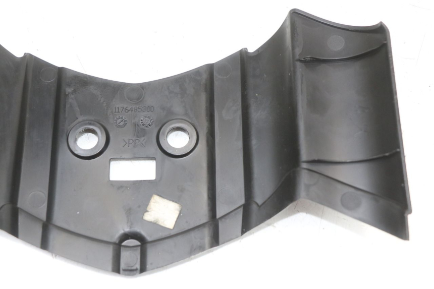 photo de BOVENSTE ACHTERKAP VERBINDING PEUGEOT LUDIX 50 (2005 - 2007) - Bevestigingspunten