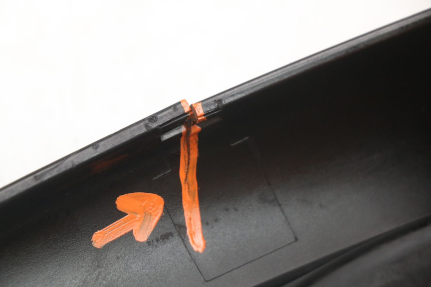 photo de BOVENSTE ACHTERKAP VERBINDING HONDA PCX (JF28) 125 (2009 - 2011) - Markeringen en referenties