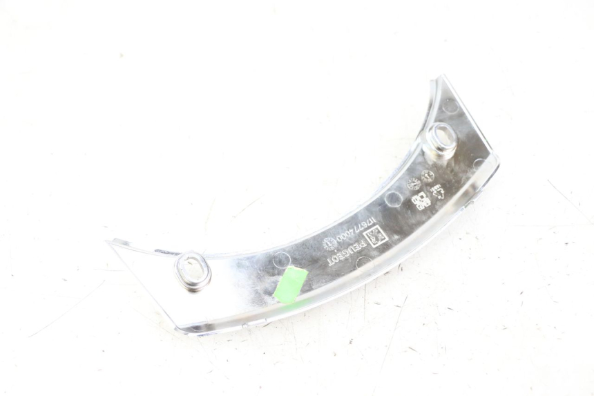 photo de BOVENSTE ACHTERKAP VERBINDING PEUGEOT SATELIS 125 (2013 - 2018) - Overzicht