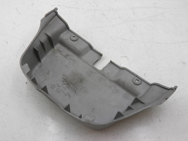 photo de BOVENSTE ACHTERKAP VERBINDING PIAGGIO BEVERLY 125 (1998 - 2005) - Detail van het onderdeel