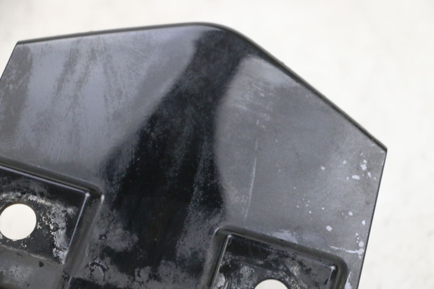 photo de BOVENSTE ACHTERKAP VERBINDING DAELIM S1 125 (2007 - 2016) - Detail van het onderdeel