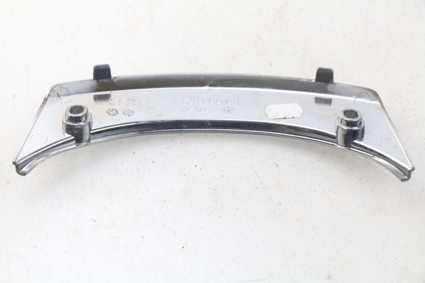 photo de BOVENSTE ACHTERKAP VERBINDING PEUGEOT SATELIS 125 (2006 - 2009) - Detail van het onderdeel