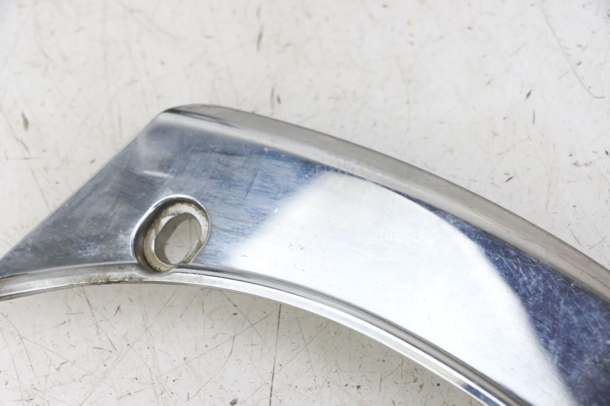 photo de BOVENSTE ACHTERKAP VERBINDING PEUGEOT SATELIS 125 (2013 - 2018) - Andere kijkhoek