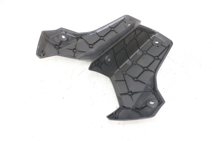 photo de BOVENSTE ACHTERKAP VERBINDING PEUGEOT STREETZONE I 2T 50 (2018 - 2020) - Detail van het onderdeel