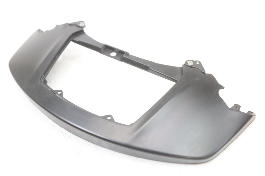 photo de BOVENSTE ACHTERKAP VERBINDING PIAGGIO X10 125 (2012 - 2017) - Detail van het onderdeel