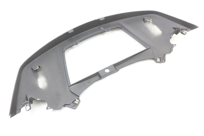 photo de BOVENSTE ACHTERKAP VERBINDING PIAGGIO X10 125 (2012 - 2017) - Kenmerkende details