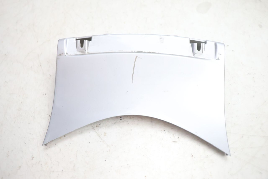 photo de BOVENSTE ACHTERKAP VERBINDING PIAGGIO X8 STREET 125 (2006 - 2007) - Detail van het onderdeel