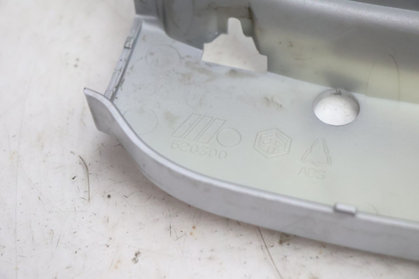 photo de BOVENSTE ACHTERKAP VERBINDING PIAGGIO X8 STREET 125 (2006 - 2007) - Gecontroleerd onderdeel