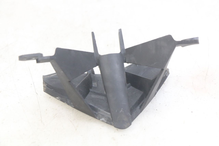 photo de VOORSTE KUIPVERBINDING NECO ALEXONE 125 (2017 - 2024) - Detail van het onderdeel