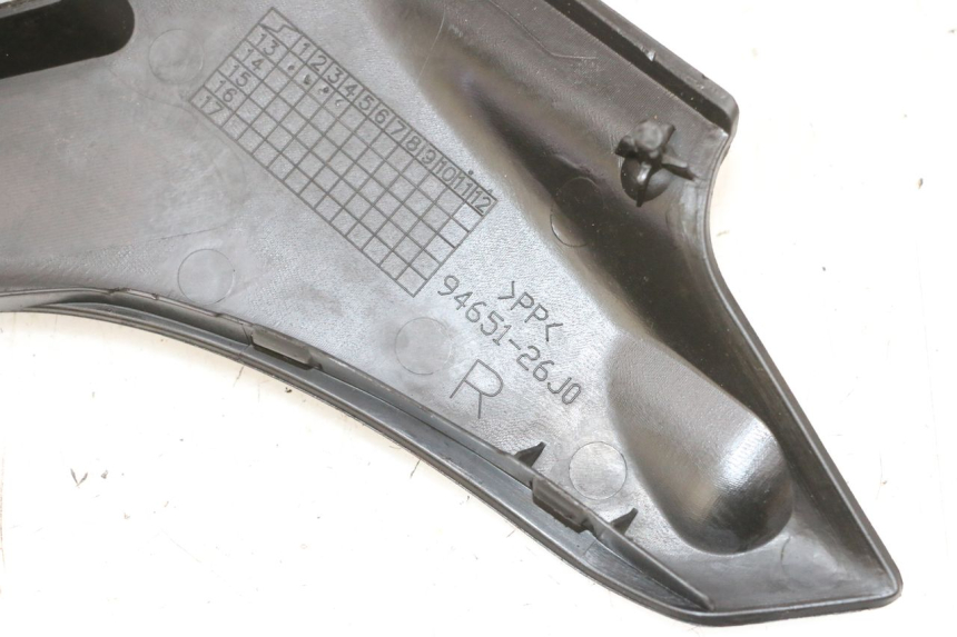 photo de VOORSTE KUIPVERBINDING SUZUKI BURGMAN 650 (2013 - 2020) - Detail van het onderdeel