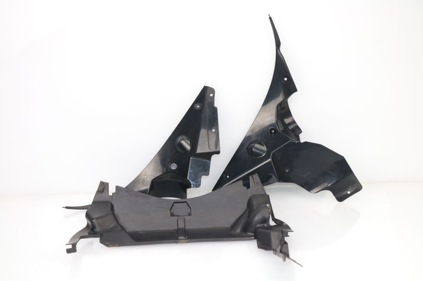 photo de VOORSTE KUIPVERBINDING YAMAHA FJR ABS 1300 (2006 - 2012) - Kenmerkende details