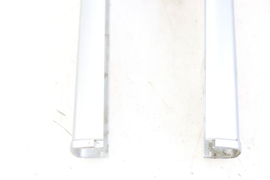 photo de VOORSTE ONDERKAP VERBINDING PEUGEOT 103 VOGUE VS2 50 (2004 - 2017) - Detail van het onderdeel