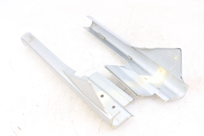 photo de VOORSTE ONDERKAP VERBINDING PEUGEOT 103 VOGUE VS2 50 (2004 - 2017) - Technische close-up