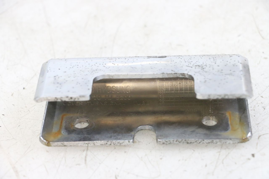 photo de VOORSTE ONDERKAP VERBINDING HYOSUNG GV AQUILA 125 (2000 - 2009) - Technische close-up