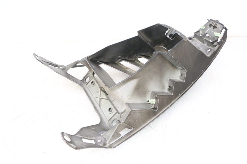photo de VOORSTE ONDERKAP VERBINDING PEUGEOT CITYSTAR 125 (2011 - 2017) - Detail van het onderdeel