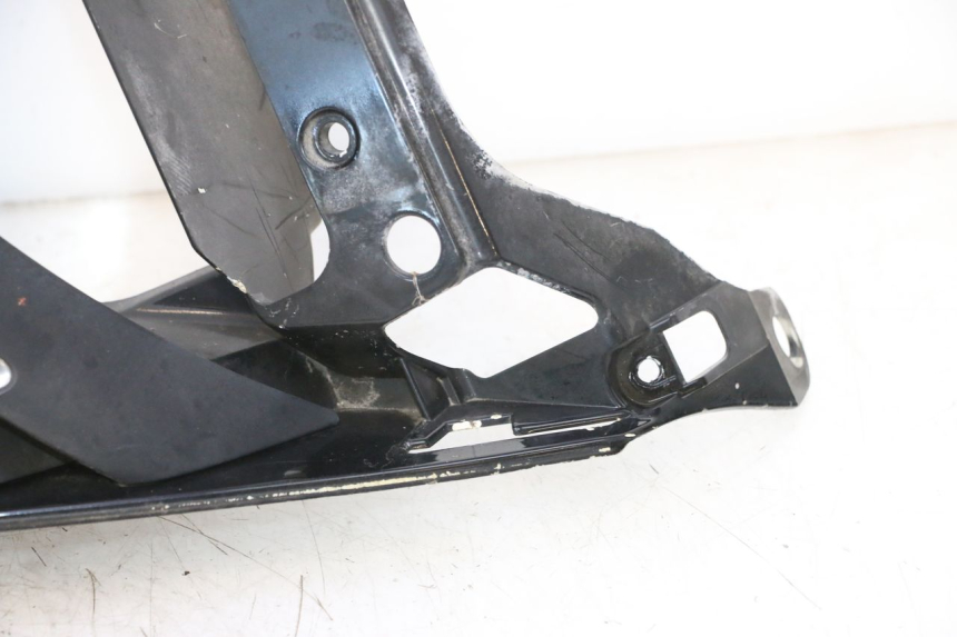 photo de VOORSTE ONDERKAP VERBINDING PEUGEOT CITYSTAR 125 (2011 - 2017) - Kenmerkende details