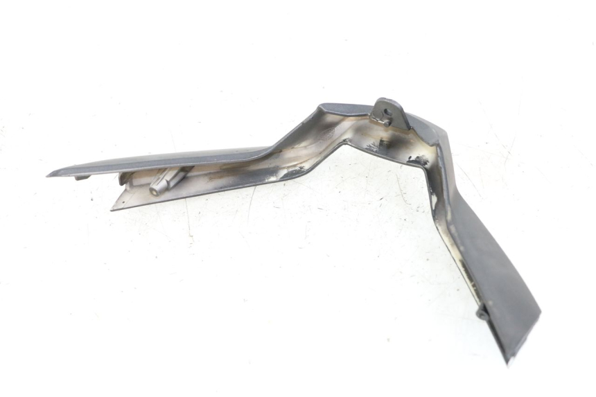 photo de VOORSTE ONDERKAP VERBINDING JM MOTORS EVOLIS 4T 50 (2018 - 2022) - Zoom op gebruiksstaat