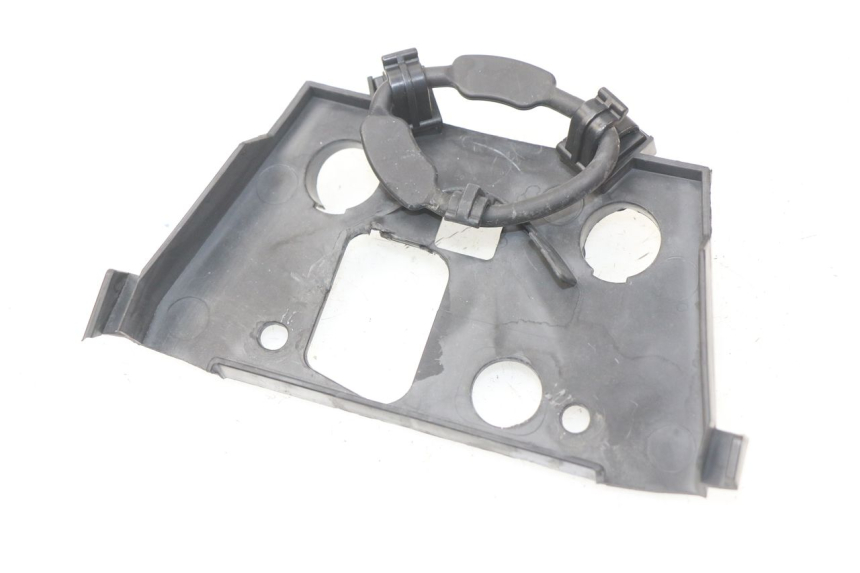 photo de VOORSTE ONDERKAP VERBINDING YAMAHA FZ8 800 (2010 - 2016) - Hoofdaanzicht