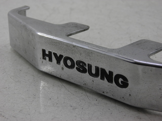 photo de VOORSTE ONDERKAP VERBINDING HYOSUNG COMET GT 125 (2002 - 2007) - Technische close-up