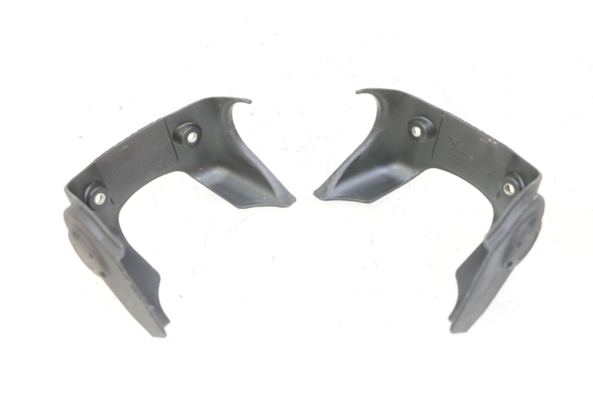 photo de VOORSTE ONDERKAP VERBINDING PIAGGIO IE MP3 YOURBAN 300 (2011 - 2016) - Detail van het onderdeel