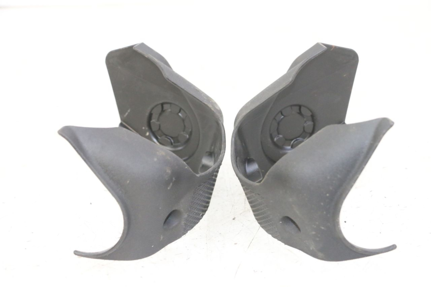 photo de VOORSTE ONDERKAP VERBINDING PIAGGIO IE MP3 YOURBAN 300 (2011 - 2016) - Andere kijkhoek