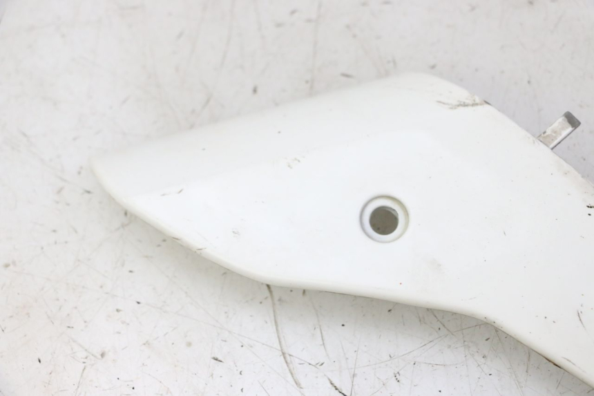 photo de VOORSTE ONDERKAP VERBINDING PIAGGIO LXV 4T 50 (2009 - 2013) - Detail van het onderdeel