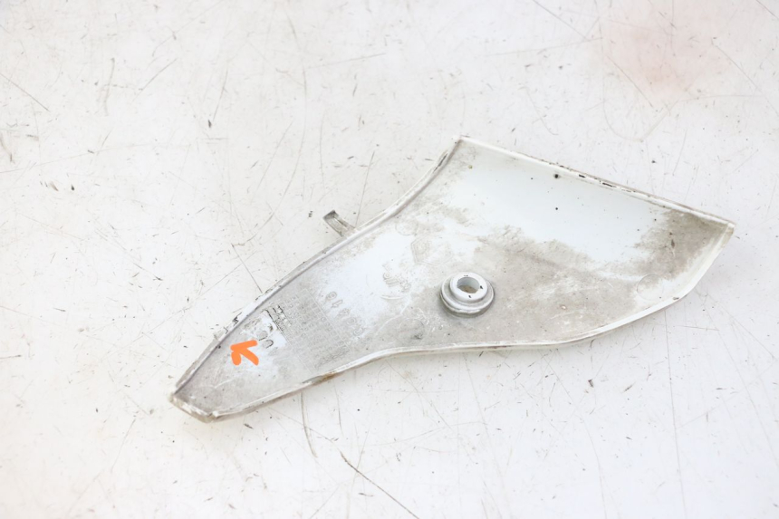 photo de VOORSTE ONDERKAP VERBINDING PIAGGIO LXV 4T 50 (2009 - 2013) - Andere kijkhoek