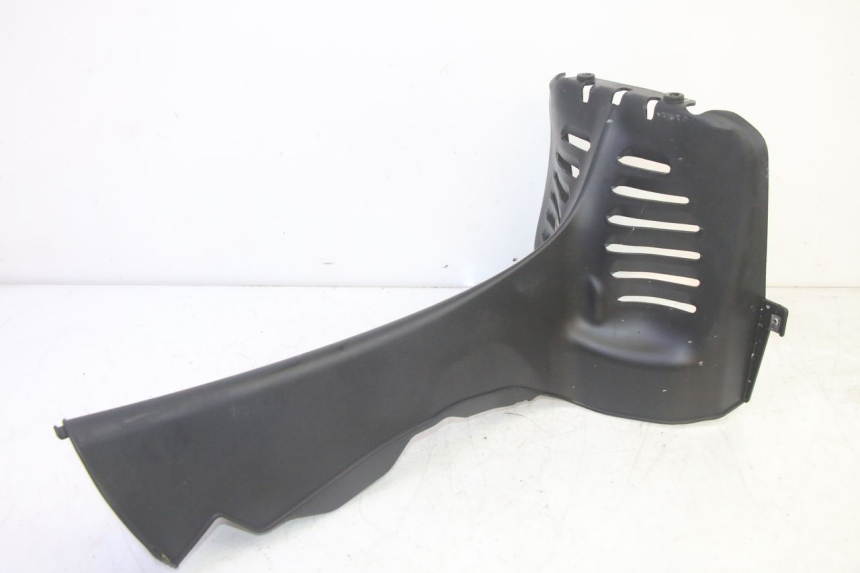 photo de VOORSTE ONDERKAP VERBINDING PIAGGIO MP3 HPE 350 (2018 - 2020) - Detail van het onderdeel