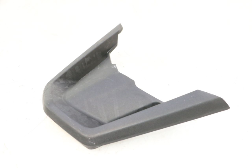 photo de VOORSTE ONDERBEKLEDINGSVERBINDING PIAGGIO MP3 HPE 530 (2022 - 2026) - Technische close-up