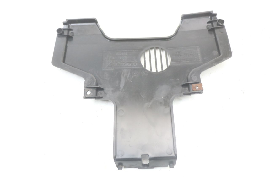 photo de VOORSTE ONDERKAP VERBINDING PIAGGIO MP3 LT 400 (2007 - 2012) - Andere kijkhoek