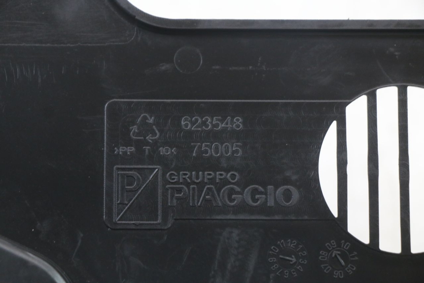 photo de VOORSTE ONDERKAP VERBINDING PIAGGIO MP3 LT 400 (2007 - 2012) - Overzicht