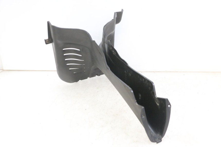 photo de VOORSTE ONDERKAP VERBINDING PIAGGIO MP3 LT 300 (2010 - 2016) - Detail van het onderdeel